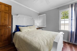 3 Schlafzimmer, Schreibtisch, Bügeleisen/Bügelbrett, kostenloses WLAN