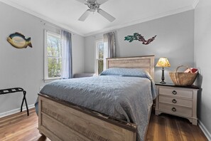 3 chambres, bureau, fer et planche à repasser, accès au Wi-Fi (inclus)