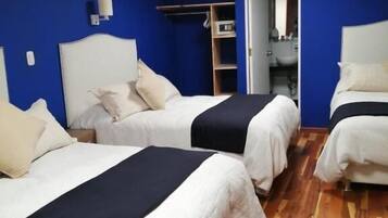 Standaard kamer, Meerdere bedden | Luxe beddengoed, donsdekens, een kluis op de kamer, geluiddichte muren