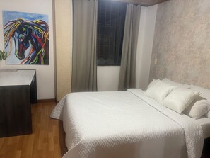 3 bedrooms, iron/ironing board, WiFi, bed sheets