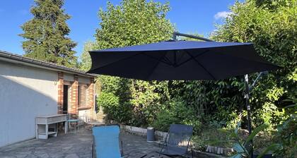 Studio dans Villa Jardin avec Parking Gratuite