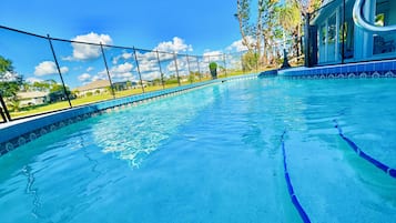 Ulkouima-allas, lämmitetty uima-allas