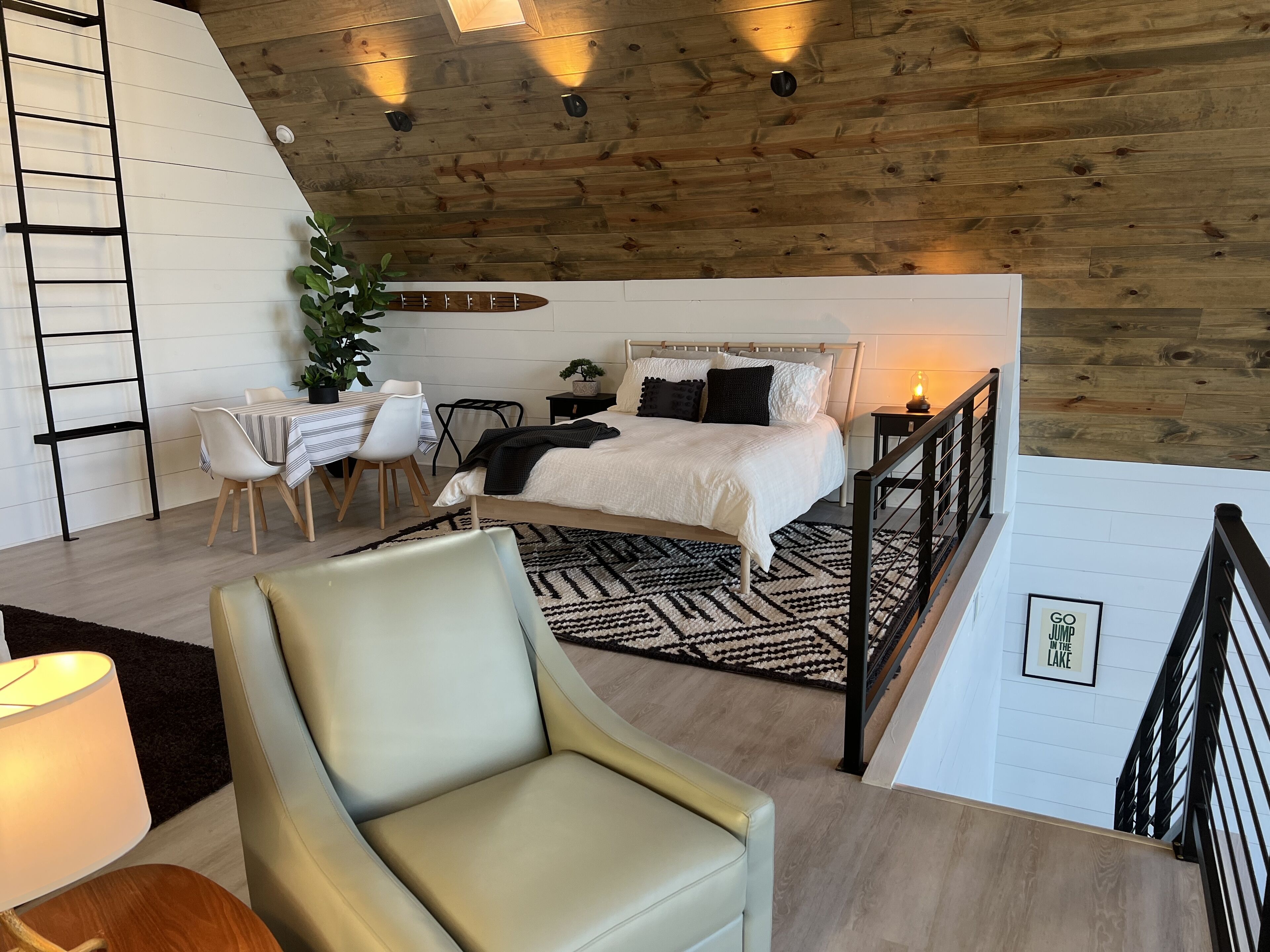 Eagle Bluff Cabin At Greers Ferry Lake With Hot Tub - Heber Springs, AR