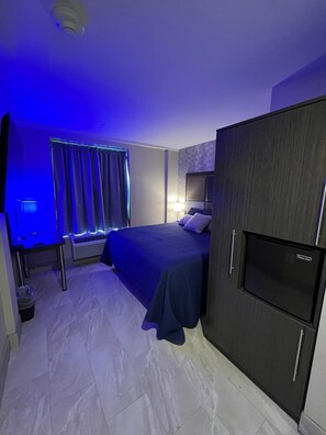 Premium bedding, free WiFi, bed sheets - Wheeler Hotel (Bronx)
