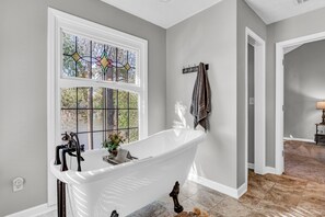 Hair dryer, towels - Dog-friendly lake house with dock, decks, firepit, grill, fireplace, & WiFi (Snellville)