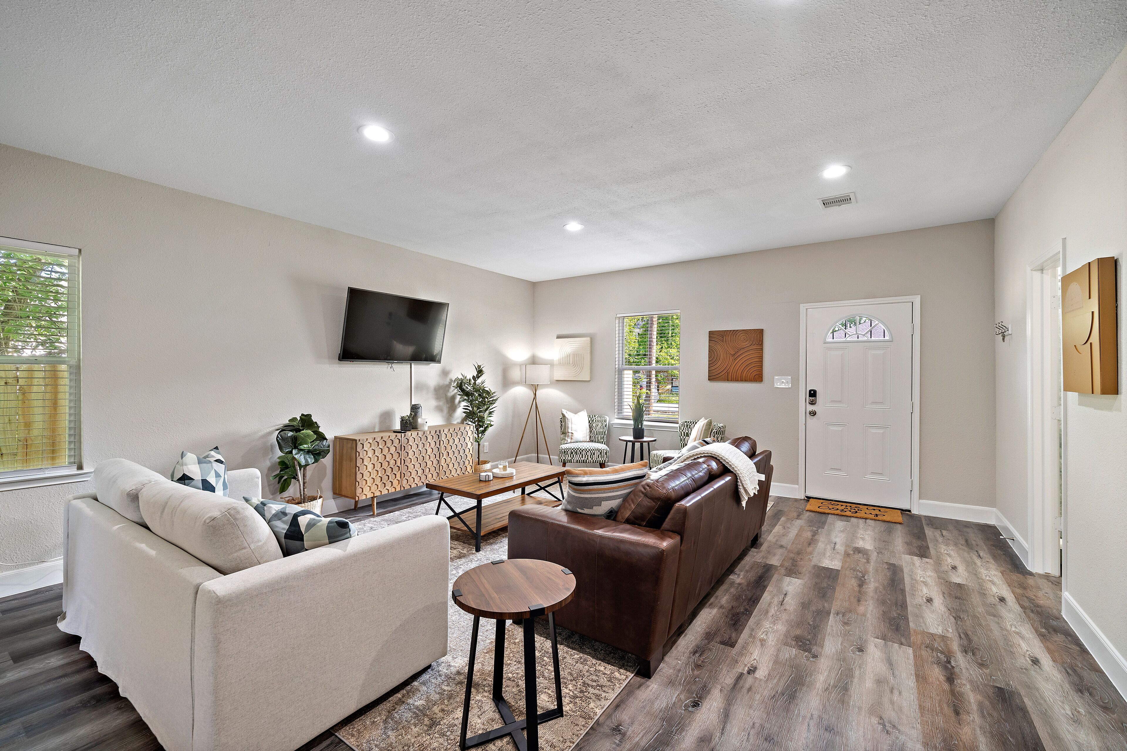 Central & Stylish Home W/ Games | 8 Mins To Downtown - Houston, TX