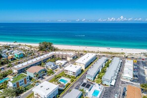 2 bedrooms - Gulf Breeze Ami-2bd-2ba-condo-private Beach Access-heater Pool-water Views From Every Window (Bradenton Beach)