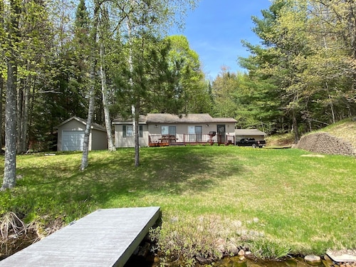 Quiet "UP NORTH" Cabin with all the Amenities. 200 a night.