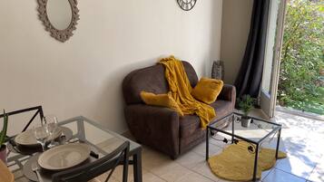 Télévision à écran plat