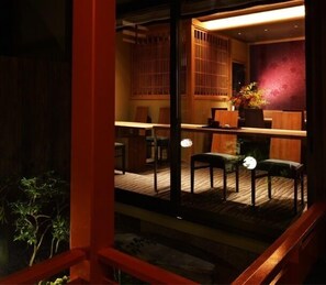 Outdoor dining - Gion Oyado Kikutani (Kyoto)