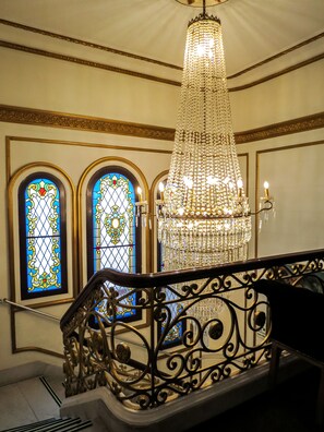 Escaleras con barandal