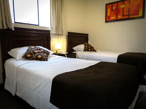 Classic Double Room | In-room safe, desk, laptop workspace, free WiFi - Hotel Virreynal by Maysa (Lima)