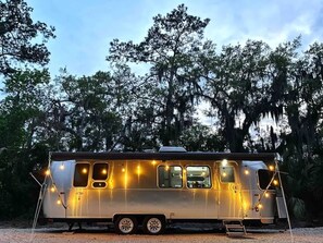 Exterior - Airstream near Tybee Beach & Downtown Savannah (Savannah)