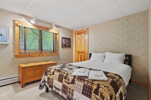 4 bedrooms, WiFi, bed sheets