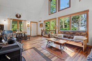 TV, books - Cold Brook Camps North - Right on Cupsuptic Lake! (Rangeley)