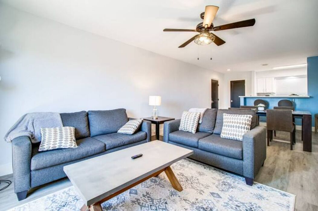 Contemporary Condo in Hub of Old Town Scottsdale!