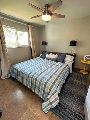 1 habitación, tabla de planchar con plancha, wifi gratis y ropa de cama 