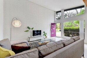TV, offices
