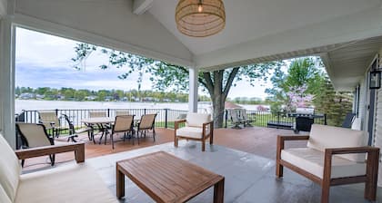 Lakehouse Getaway - Grand Rapids Area - Murray Lake - Sandy Beach, Dock, Hot Tub
