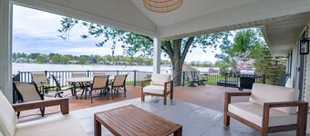Lakehouse Getaway - Grand Rapids Area - Murray Lake - Sandy Beach, Dock, Hot Tub