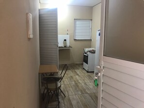 Interior - Cabo Frio - Kitnet 106 - Jardim Caiçara - Economical Rent (Cabo Frio)