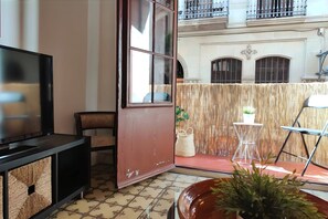 Interior - SP1- Centrally located, unique with balcony! (Barcelona)