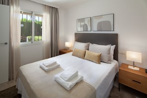 1 slaapkamer, een strijkplank/strijkijzer, gratis wifi, beddengoed