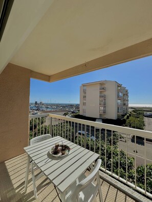 Outdoor dining - Apartment with harbor and sea view 4PPII26 (LE BARCARES)