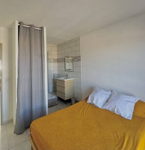 1 quarto