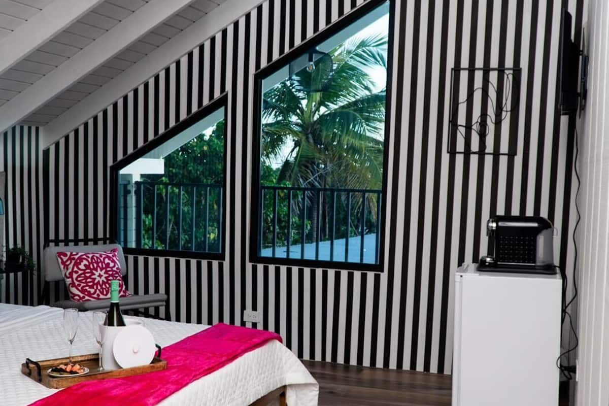 Deluxe Double Room | Iron/ironing board, free WiFi, bed sheets