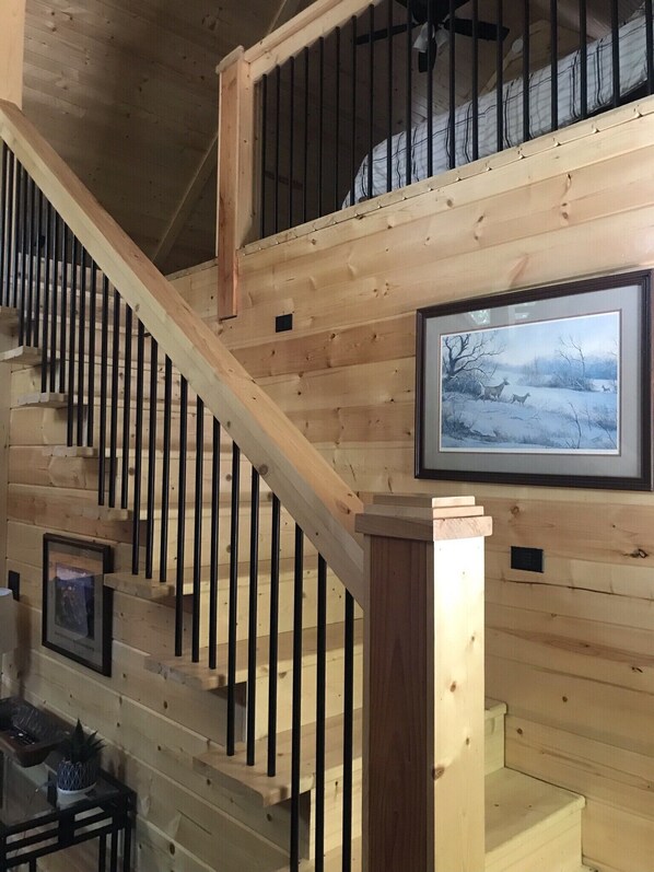 Interior - Cozy A-Frame cabin right next to the water. (Linn Valley)