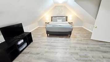 3 habitaciones, tabla de planchar con plancha, wifi y ropa de cama