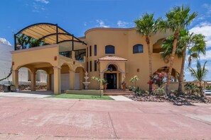 Exterior - Large 3BR Home Steps from the Playa Algodones Beach – Villas California (San Carlos Nuevo Guaymas)