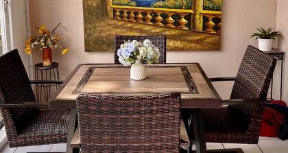 Lovely 2BED 2BA Apartment with pool near the beach