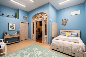 7 makuuhuonetta, silitysrauta/-lauta, ilmainen Wi-Fi, vuodevaatteet