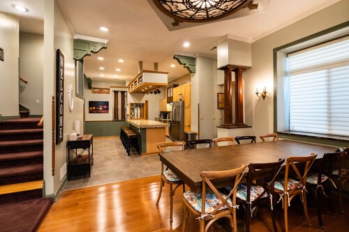 The Downtown Omaha Oasis- over 10,000 sq ft includes arcade & rooftop w/ hot tub