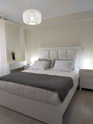 Deluxe-Zimmer | Zimmersafe, individuell eingerichtet, Schreibtisch