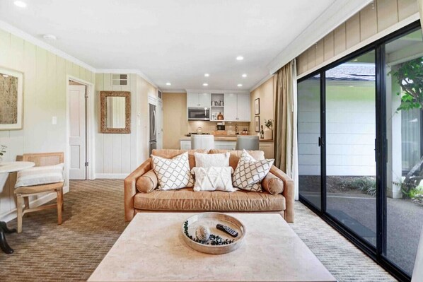 Smart TV, fireplace, stereo, offices