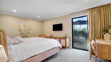 1 Schlafzimmer, Schreibtisch, Bügeleisen/Bügelbrett, Reisekinderbett