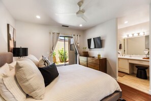 2 bedrooms, iron/ironing board, travel crib, free WiFi