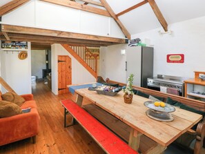 Cottage | Dining - Ty Mellen (Newport)