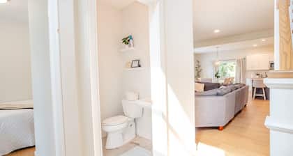 Modern 2 Story Home w/hot tub-2600 sq ft-2 acres