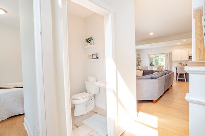 Modern 2 Story Home w/hot tub-2600 sq ft-2 acres