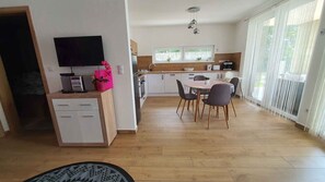 Kühlschrank, Ofen, Herdplatte, Geschirrspüler