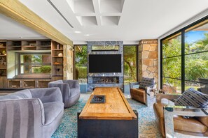 TV, peis og fotballspill