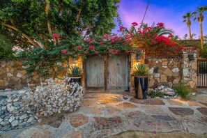 Exterior detail - 'Calistoga Retreat' 6 BR in the Palm Desert hills! (Palm Desert)