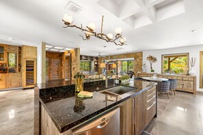 Interior - 'Calistoga Retreat' 6 BR in the Palm Desert hills! (Palm Desert)