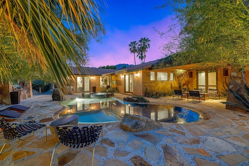 'Calistoga Retreat' 6 BR in the Palm Desert hills!