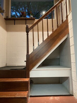 Interior - Entire aptmt in peaceful, secluded neighborhood! (Sunbury)