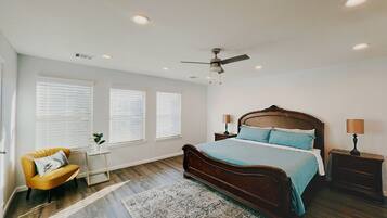 4 bedrooms, desk, iron/ironing board, free WiFi